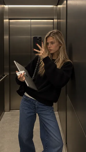 Elevator mirror selfie